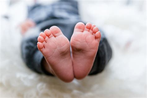 Baby Newborn FOTO Piano Angelika Kranz