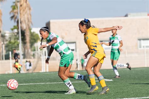 Angélica Murillo Santos Laguna vs Tigres femenil sub 18 J8 5000635