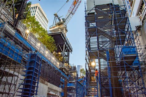 Commuter Guide: Navigation for Town Hall Station Platforms 1 and 2 5