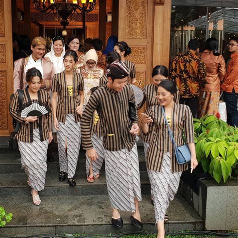 Ragam Pakaian Adat Jogja Keindahan Budaya Yang Memikat