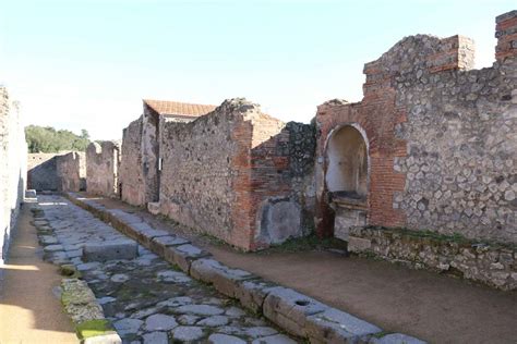 Vicolo Della Regina Pompeii October Looking East From Near Viii