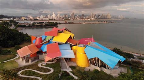 Frank Gehry Mengenal Sang Arsitek Kontemporer