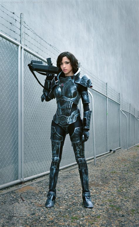 Amazing Mass Effect Female Shepard Cosplay — Geektyrant