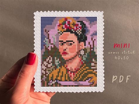 Mini Punto de Cruz PDF Patrón Frida Kahlo Autorretrato Bordado