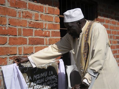 MWAMBIJE THE GREAT SHEIKH MKUU MUFTI SIMBA AZINDUA CHUO CHA MASHEIKH