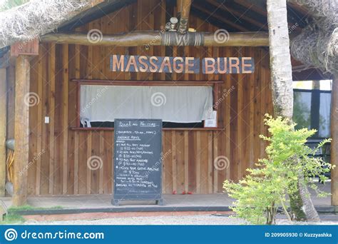 Pacific Harbour Fiji November 20 Massage Bure From Uprising Beach