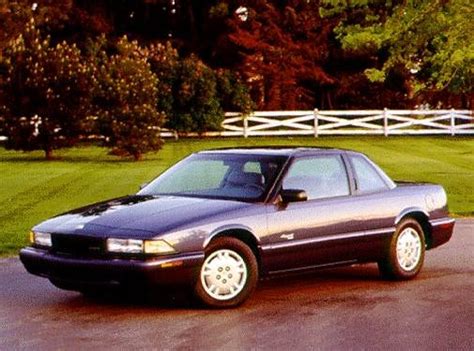 1996 Buick Regal Values & Cars for Sale | Kelley Blue Book