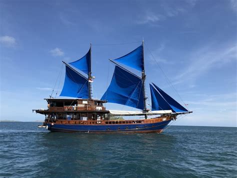 Yacht Charter Boats For Sale - SongLine Yachts of Indonesia