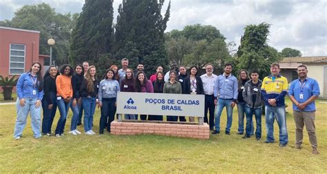 Estudantes do IFSuldeMinas conhecem instalações da Alcoa Poços de Caldas