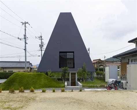 Japanese Architecture Style - Pyramid Shaped House