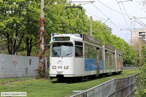 Deutschland Straßenbahn Freiburg im Breisgau Triebwagen 223