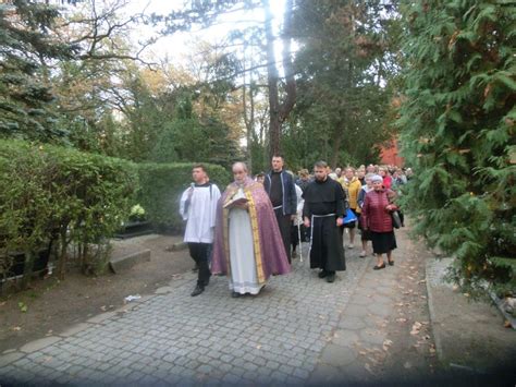 Msza Św na cmentarzu Parafia św Klemensa Dworzaka