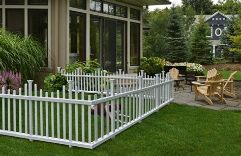 Zippity Outdoor Products 30 In X 58 In Madison No Dig Vinyl Picket