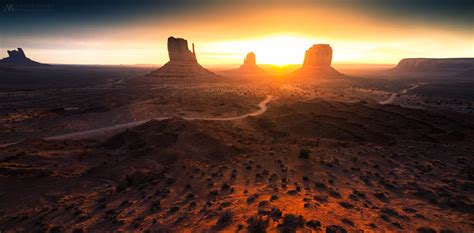 Gallery Monument Valley sunrise 02 1 - DYSTALGIA : Aurel Manea ...