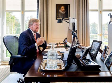 Willem Alexander Des Pays Bas R Union Sur La Situation Sanitaire Aux