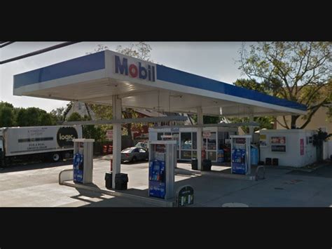 Man Robbed Nassau Gas Station At Gunpoint Police Rockville Centre Ny Patch