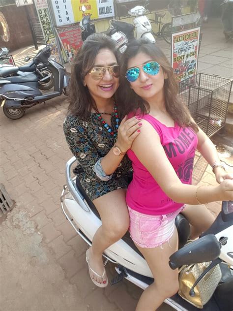 Hot Sexy Juhi Parmar Bikini Pics