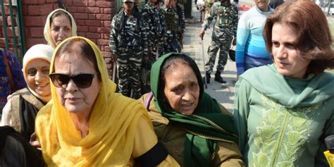 Farooq Abdullah S Sister Daughter Detained During Srinagar Protest