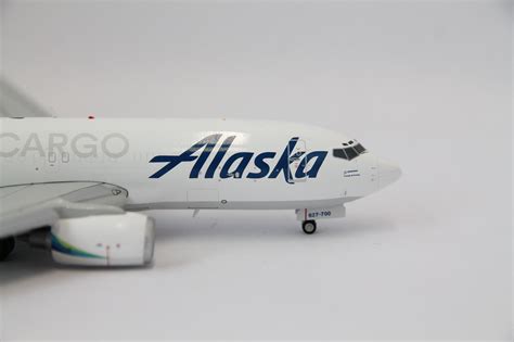 1 200 Alaska Air Cargo B737 700 N627as Gemini200 G2asa1019f Flaps Down Diecast Trading