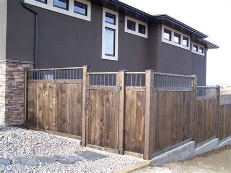 Fencing & Privacy Screens | Projects | Prairie Cedar