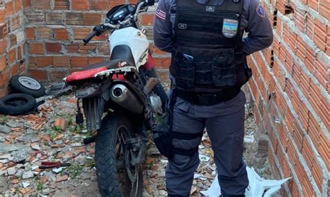 Policiais do 2 BPTur e da Polícia Civil recuperam motocicleta furtada