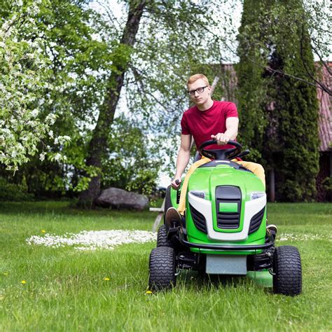 Best Riding Mowers For Conquer The Lawn With Ease Pedagogue