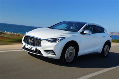 Infiniti Q30 Specs And Photos 2015 2016 2017 Autoevolution