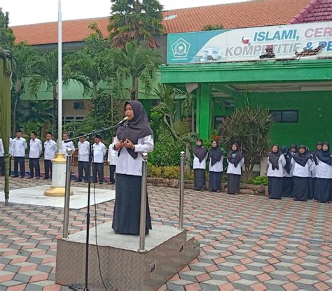 UPACARA BENDERA MAN 1 GRESIK APRESIASI GELARAN MAGIC 2023 DAN AJAK