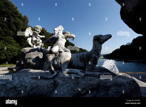 Brunnen Von Venus Und Adonis Fotos Und Bildmaterial In Hoher