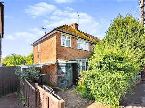 3 Bed Semi Detached House For Sale In Vauxhall Drive Braintree Cm7 £