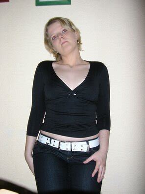 Busty Amateur Takes Selfie Porn Pic