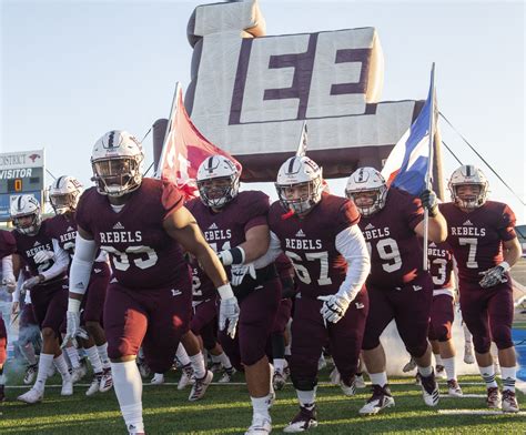 Lee unveils 2020 football schedule