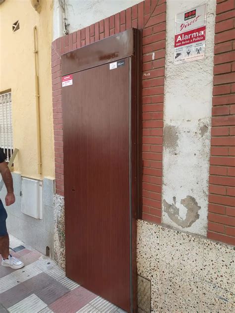 Cómo funciona una puerta anti okupas