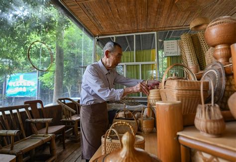 Globalink Sichuanmosaics Bamboo Master Brings Traditional Weaving