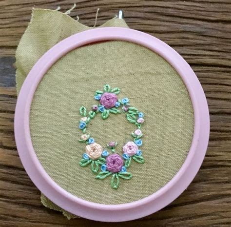 Pin De Lenita Em Bordados Bordado Rococo Bordado Cores