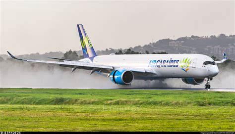 F Hsis Airbus A Air Caraibes Atlantique Maxime Certain