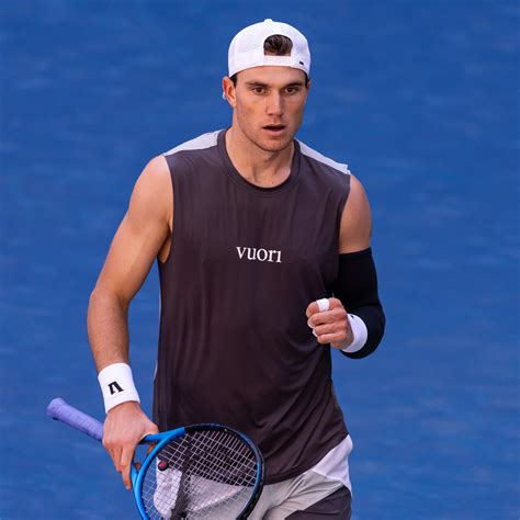 Fans are stunned by the new bob hairstyle on their favorite star 16