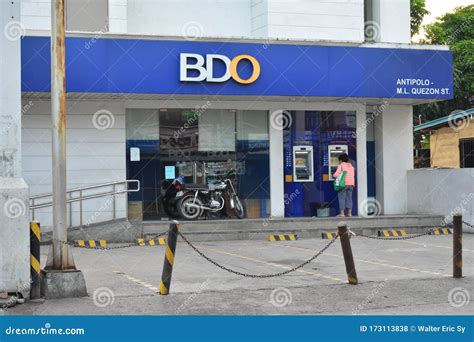 Fachada Do Banco De Oro Em Filipinas Da Cidade Antipolo Foto De Stock