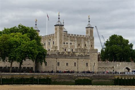 Tower of London - A Historic 926-Year-Old (And Counting) Castle