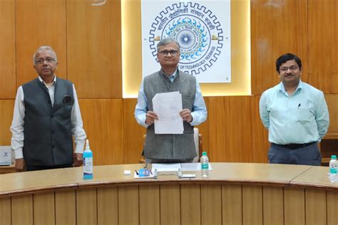 Bureau Of Indian Standards Signs MoUs With IITs NITs To Engage Academia