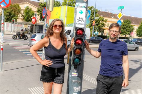 Radfahren In Wien Rechtsabbiegen Bei Rot Wird Auf 330 Ampeln Erweitert