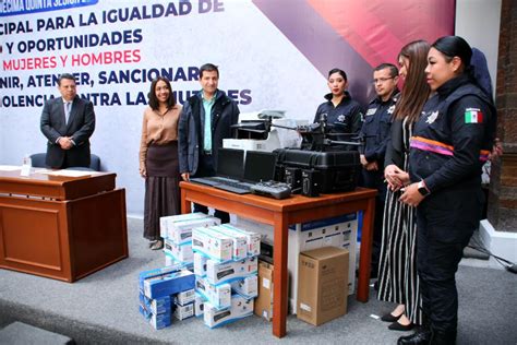 Entregan Equipo Tecnol Gico A Polic As De G Nero B Squeda Y Unidad De