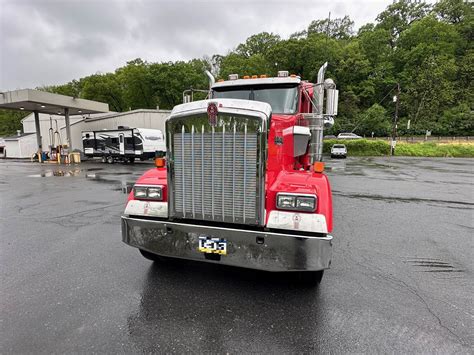 2013 Kenworth Sleeper Semi Truck - HandshakeFleet