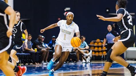 Fiu Womens Hoops Hopes Henderson And Hayes Lead Them To New Heights