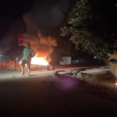 Pobladores de Prieta se toman carretera porque llevan más de 24 horas