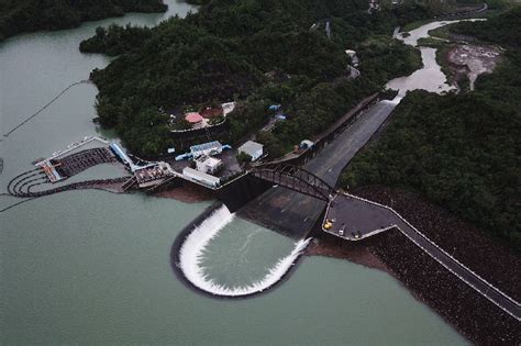 30天前快見底！南化水庫今100滿水位 放水畫面震撼 生活 三立新聞網 Setncom