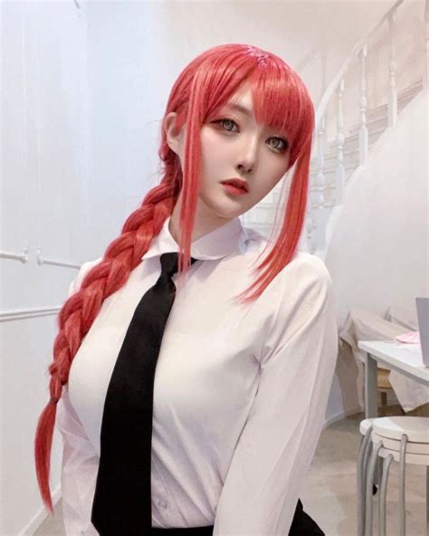 Modelo Japonesa Chocolatcos0 Fez Um Lindo Cosplay Da Makima De Chainsaw