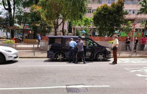 港足名宿涉襲警｜招重文疑不滿被抄牌 閂車門撞傷警員被捕 星島日報