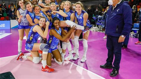 Volley La Prosecco Doc Vince Gara 2 E Va In Semifinale Applausi Per