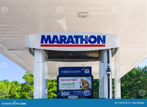 Marathon Oil Corporation Gas Station and Trademark Editorial Stock ...